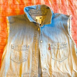 Levi’s denim vest top NWOT